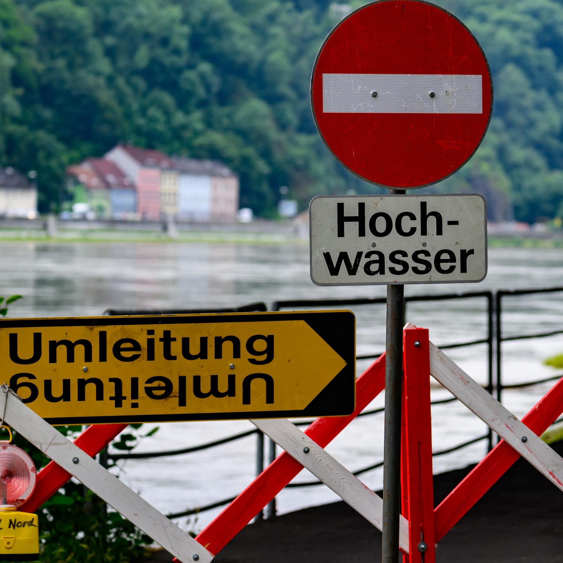 Hochwasser, Stürme, Hitze - So bleiben wir trotz Klimawandel gesund - podcast episode cover