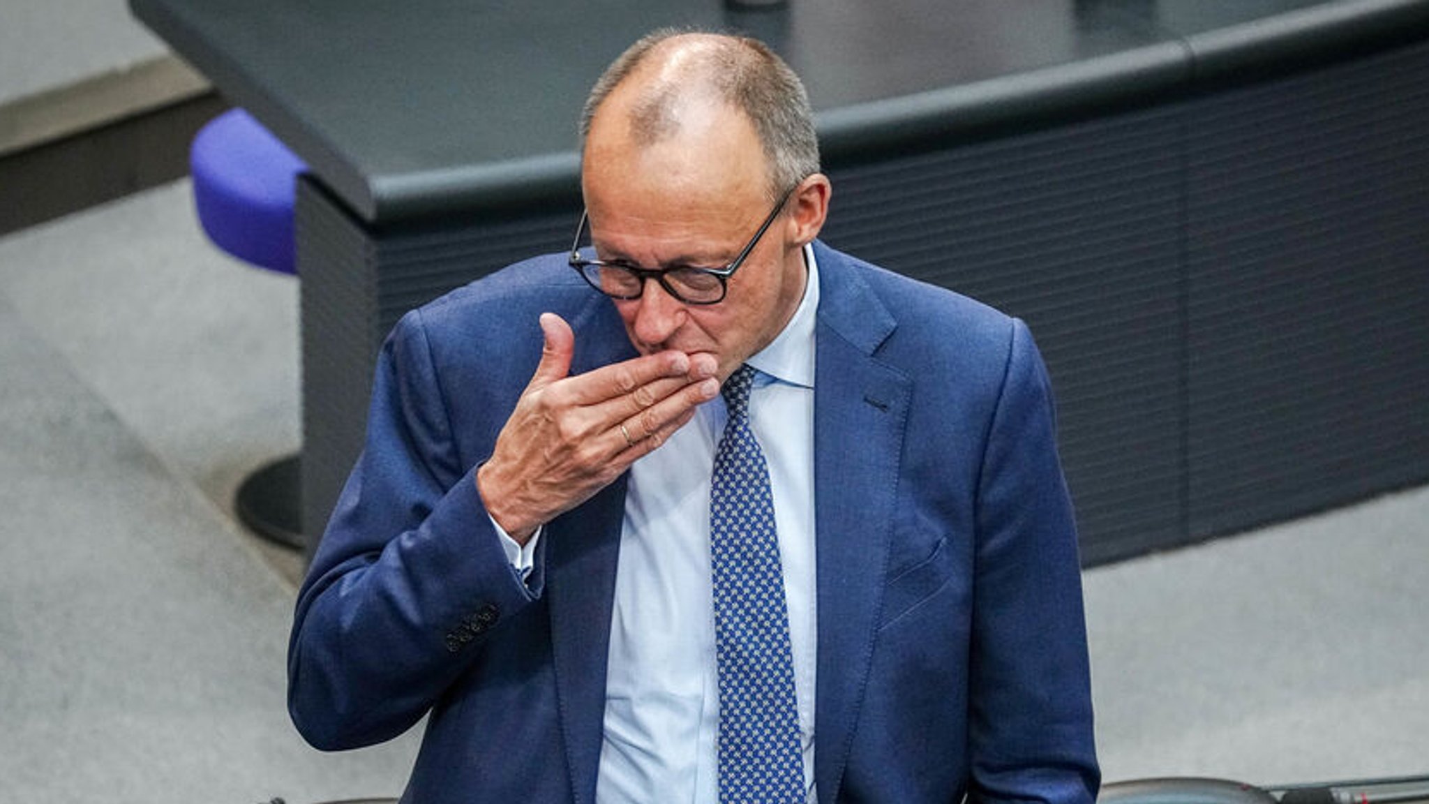 28.09.2023, Berlin: Friedrich Merz (CDU), CDU-Bundesvorsitzender und Unionsfraktionsvorsitzender, nimmt an der Sitzung des Bundestags teil. Thema ist die China-Strategie der Bundesregierung. Foto: Kay Nietfeld/dpa +++ dpa-Bildfunk +++