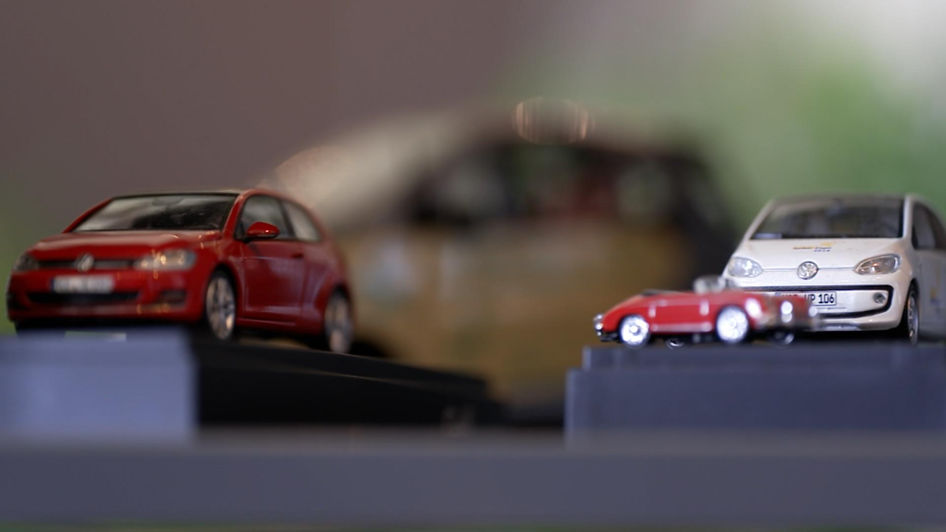 Die deutsche Autoindustrie ist in schwierigem Fahrwasser. Die US Zölle verschärfen die Krise. Der Autobauer Audi meldet heute wieder einen Gewinnrückgang. Zwei Drittel der mittelständischen Zulieferer haben im vergangenen Jahr Stellen abgebaut.