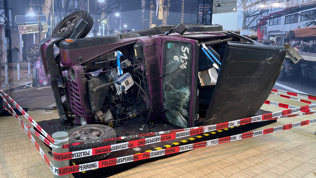 Das Wrack des Jeeps des 2016 in Berlin ums Leben gekommenen Michael Warshitsky