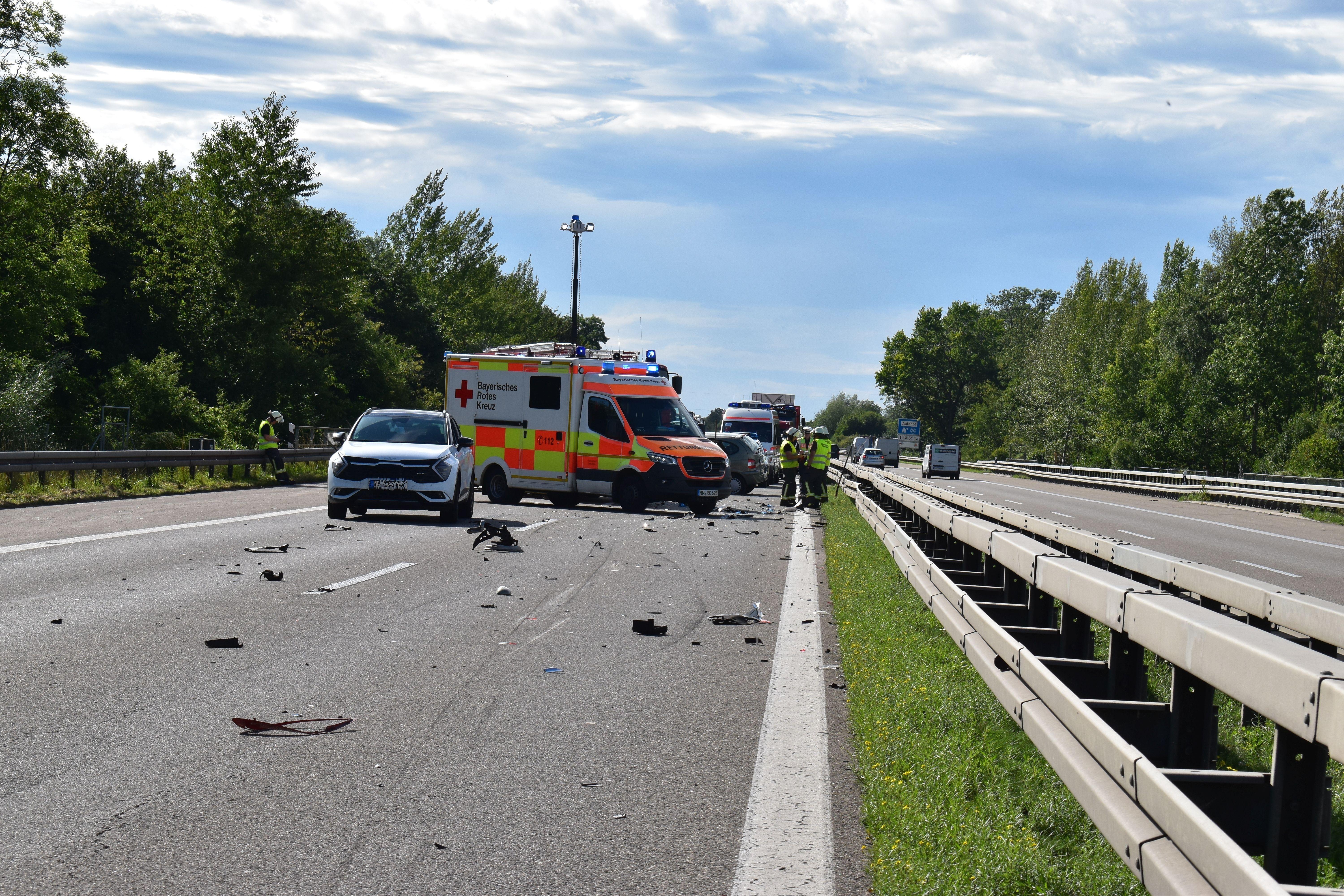 83-jähriger Geisterfahrer Stirbt Bei Unfall Auf Der A96 | BR24