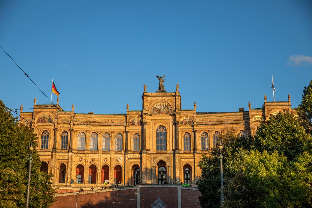 ARCHIV (27.09.2019): Der bayerische Landtag