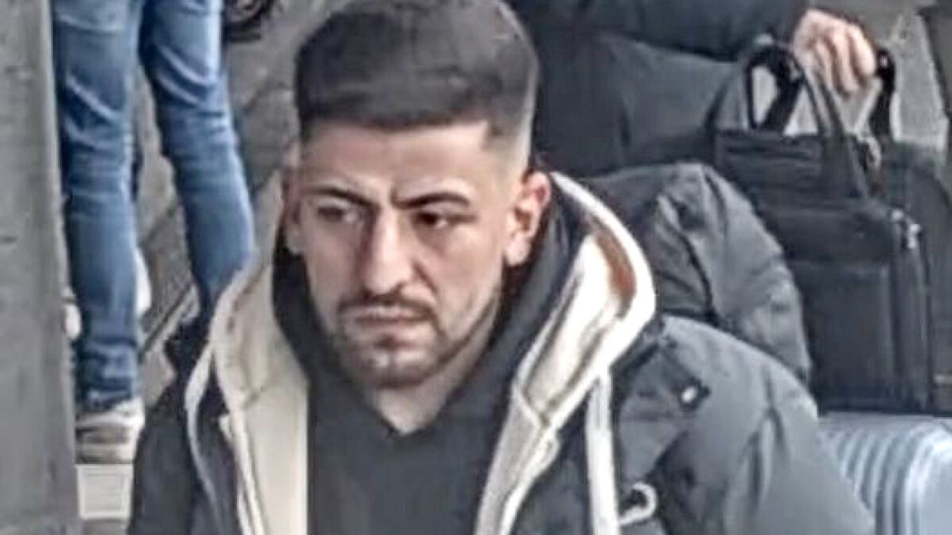 Die Polizei sucht nach dem 25-jährigen Davut Elitas.
