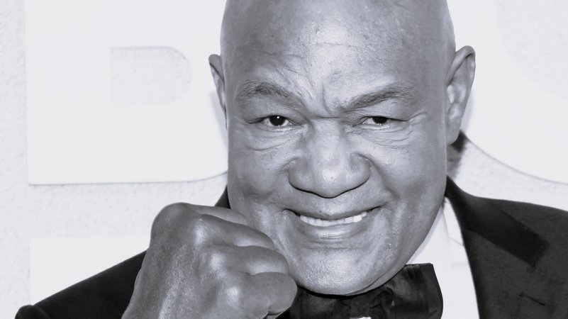 George Foreman (Archivbild aus 2023) | Bild: picture alliance / abaca | Fati Sadou/ABACAPRESS.COM George Foreman (Archivbild aus 2023)