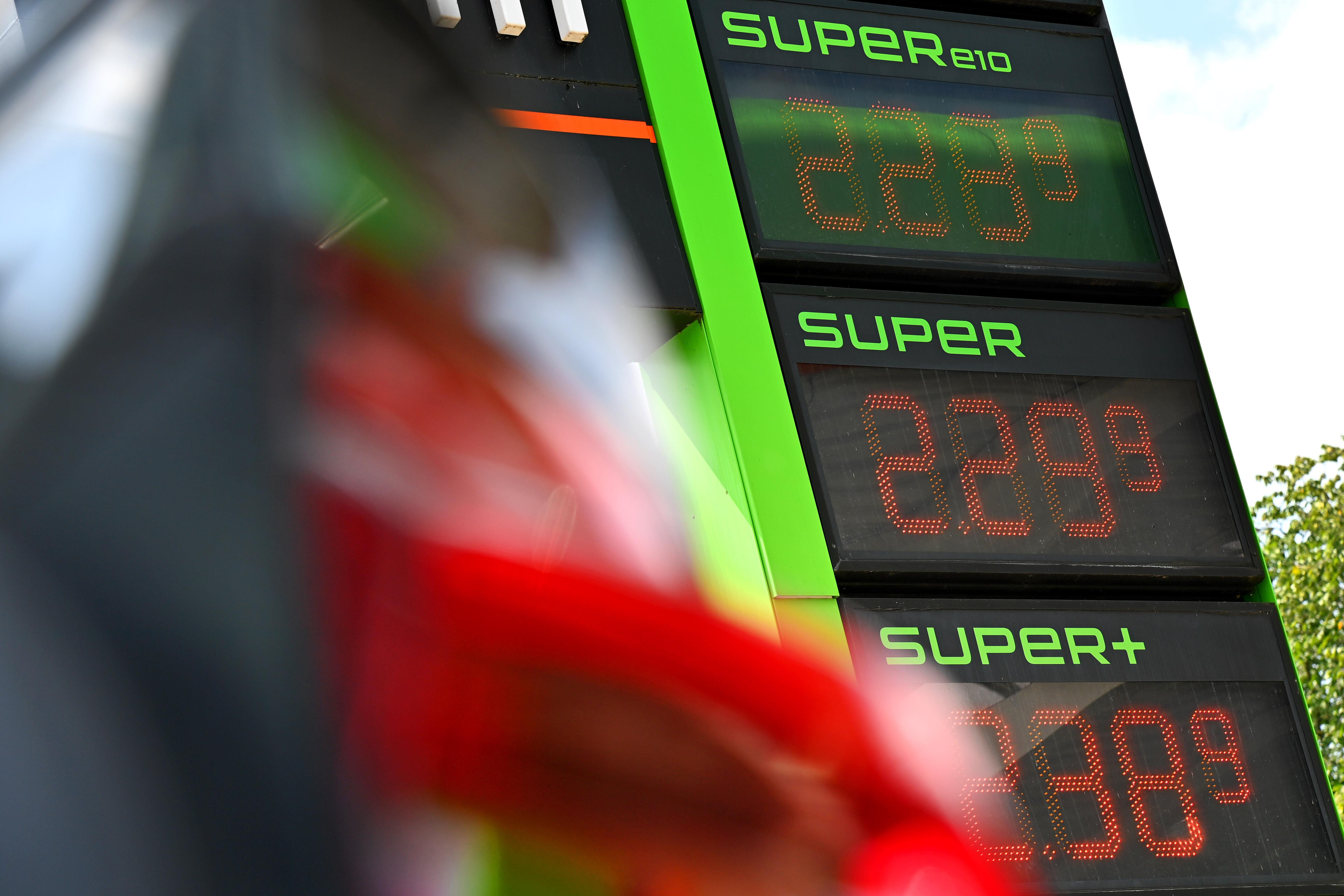 SPD insists on new fuel price cap