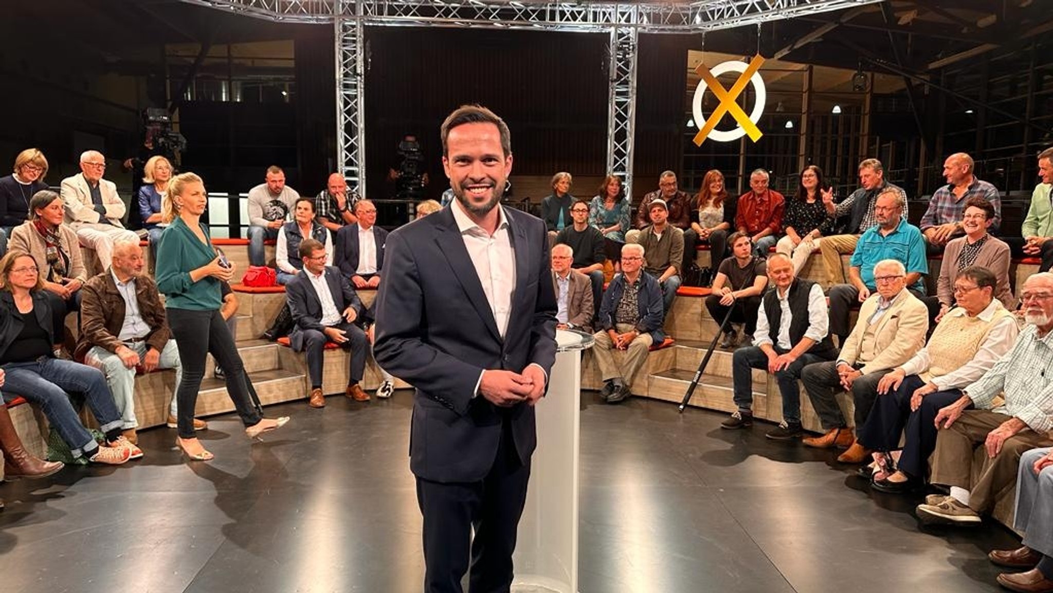 Martin Hagen, FDP-Spitzenkandidat bei der Landtagswahl, am 27. September 2023 in der BR24 Wahlarena in Hawangen