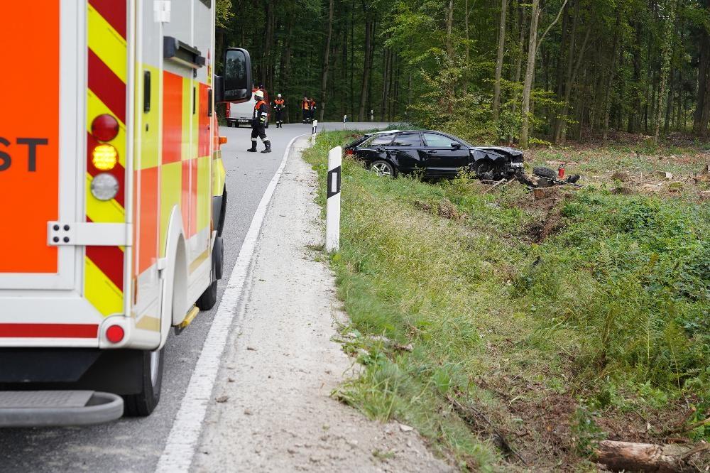 Unfall mit 2,5 Promille und Kindern auf dem Rücksitz | BR24