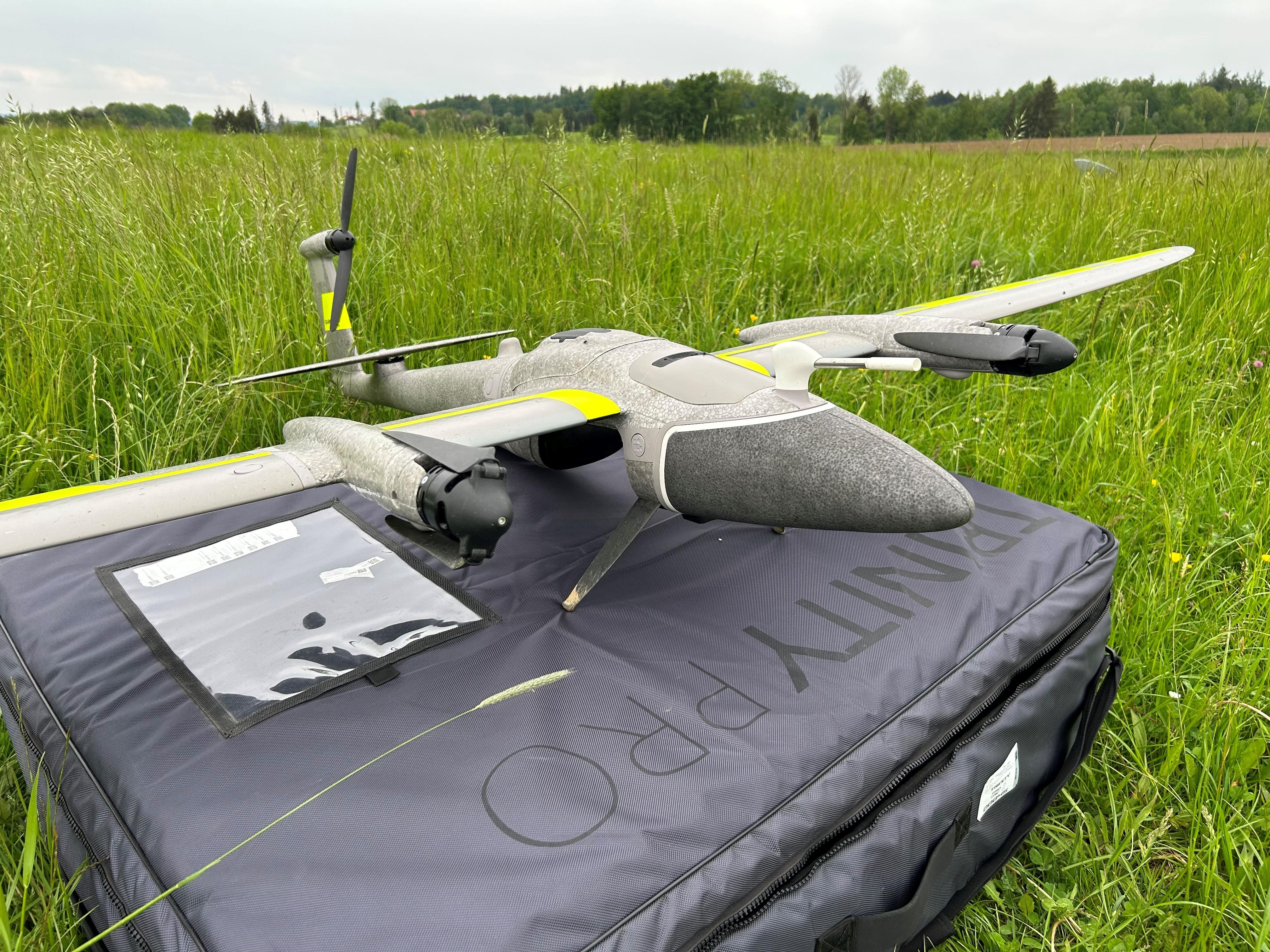 Die Drohne mit "Mini-Kühlschrank" an Bord zum Transport von Blutproben