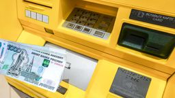 Ein russischer Geldautomat (Symbolbild) | Bild:picture alliance / Zoonar | alexander blinov