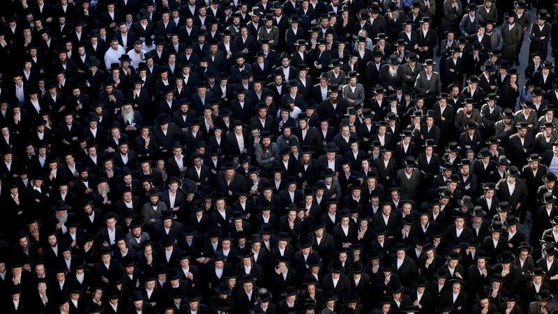 In Jerusalem demonstrierten tausende streng religiöse Männer gegen ihre Einberufung zum Wehrdienst.