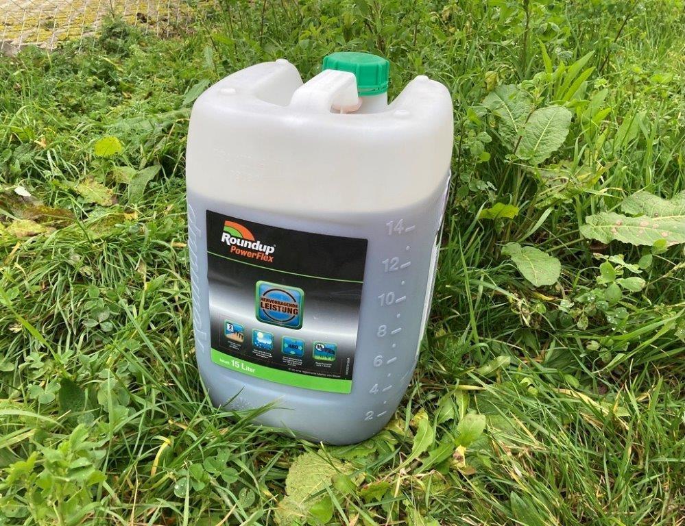 Der umstrittene Unkrautvernichter Glyphosat darf in der EU für weitere zehn Jahre verwendet werden
