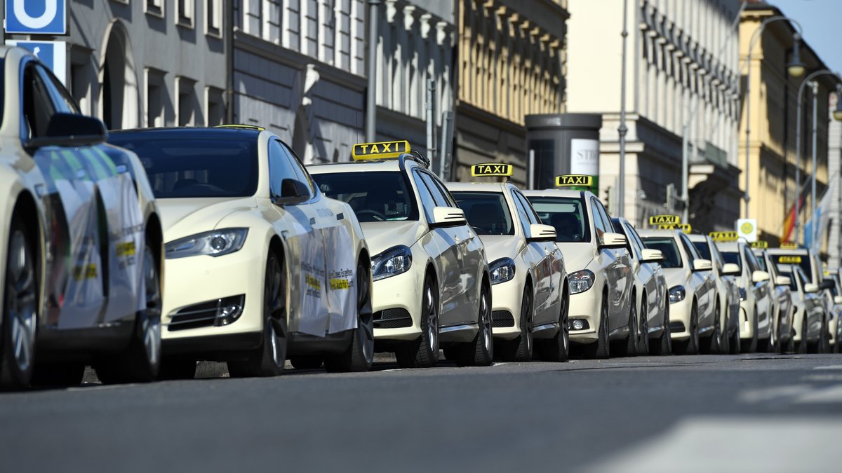 Fahrt zum Festpreis: So sollen Taxis in München billiger werden