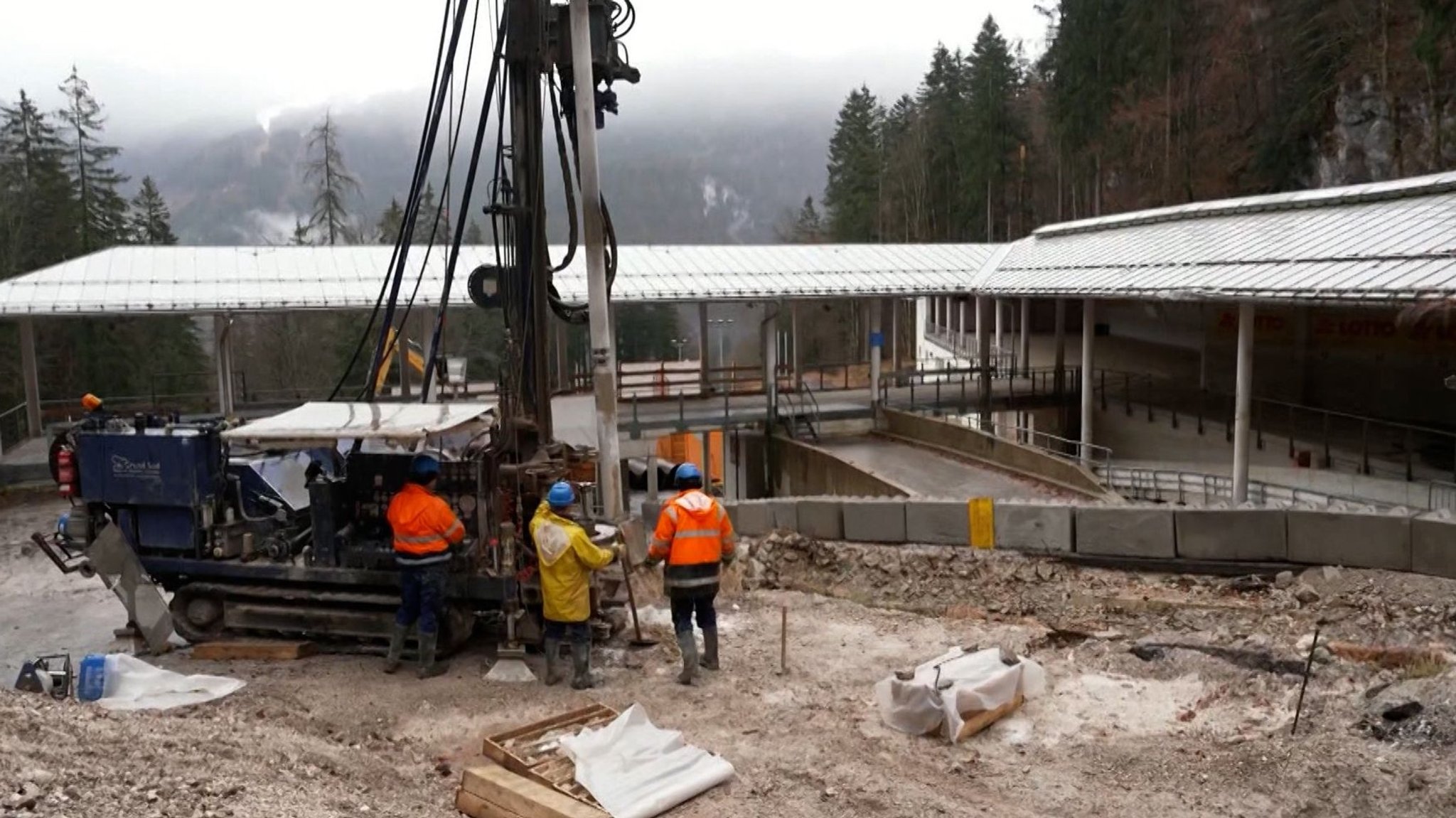 Wiederaufbau der Bobbahn am Königssee gestartet