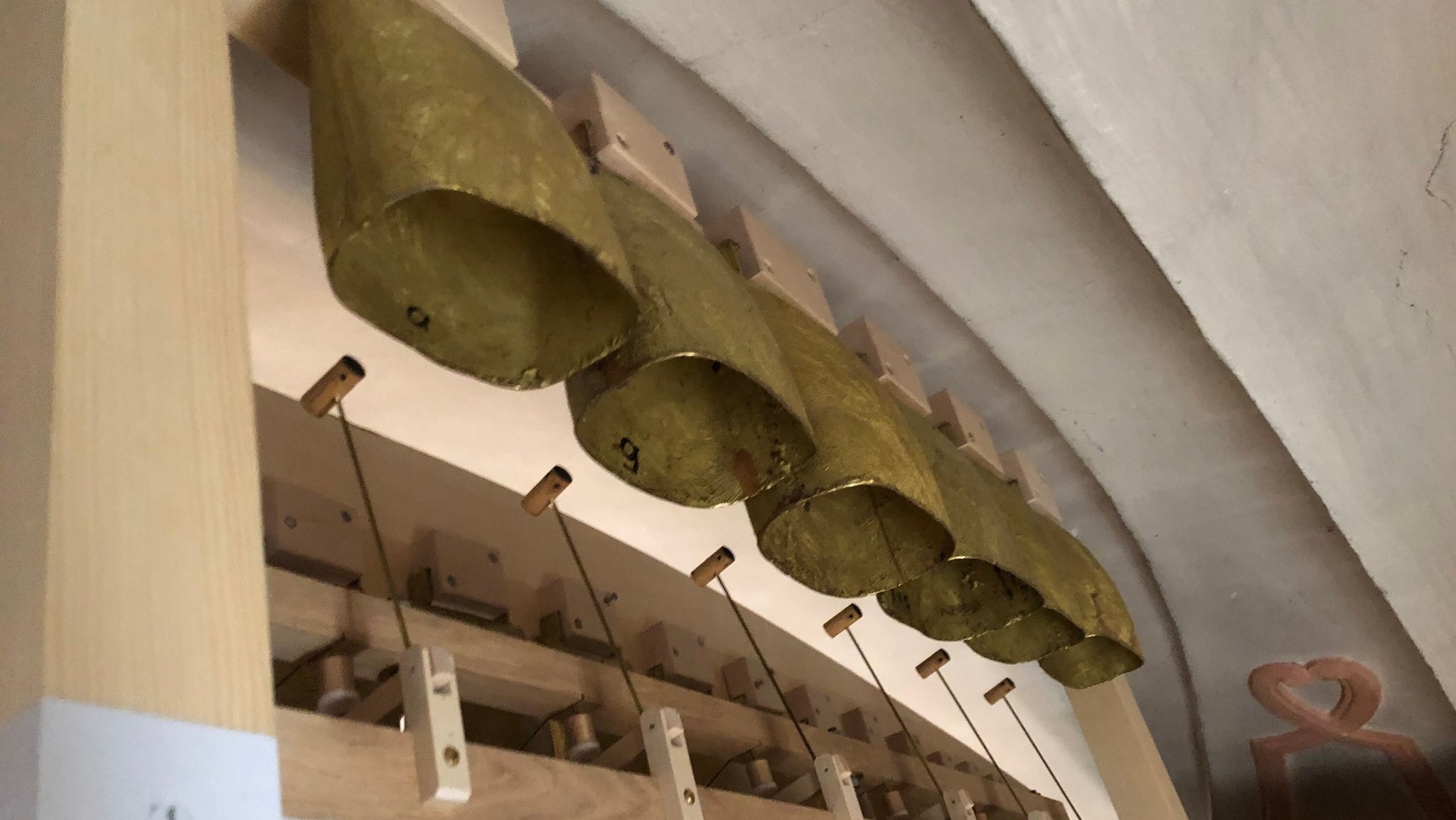 Die Orgel in Schleching hat auch ein Kuhglocken- und Alphornregister. | Bild: BR/ Kaiser Die Orgel in Schleching hat auch ein Kuhglocken- und Alphornregister.