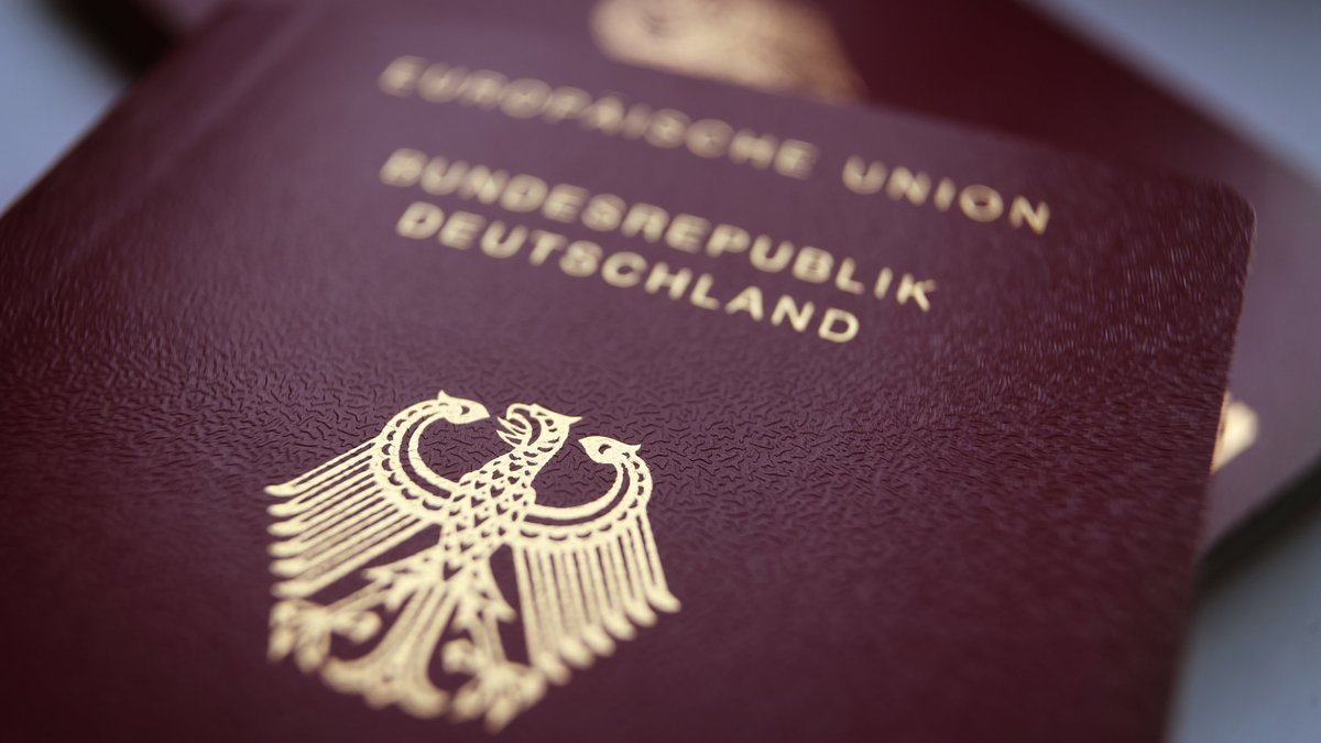 Ein Pass der Bundesrepublik Deutschland. 