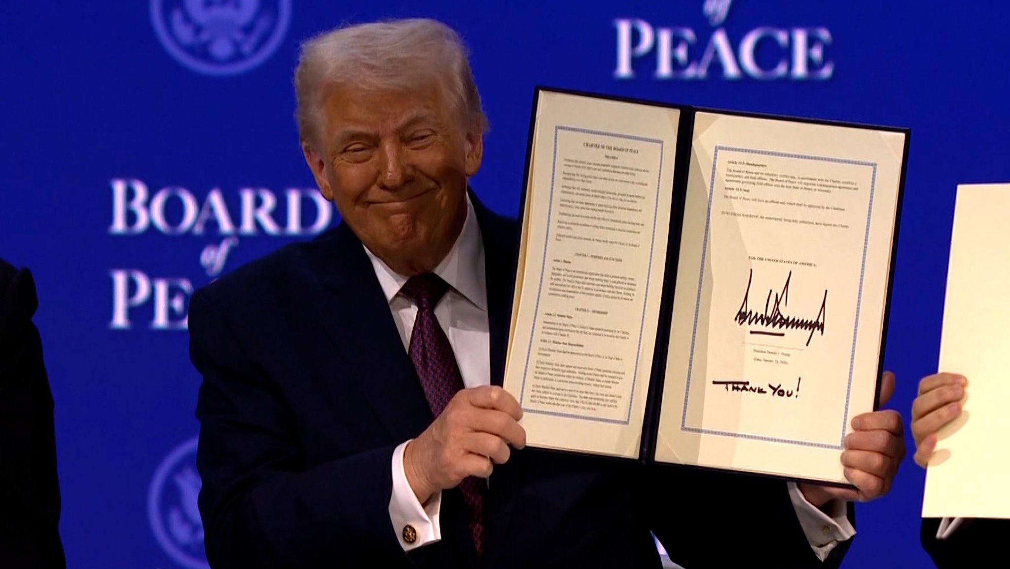 Trump gründet in Davos "Friedensrat" | Bild: BR Trump gründet in Davos "Friedensrat"