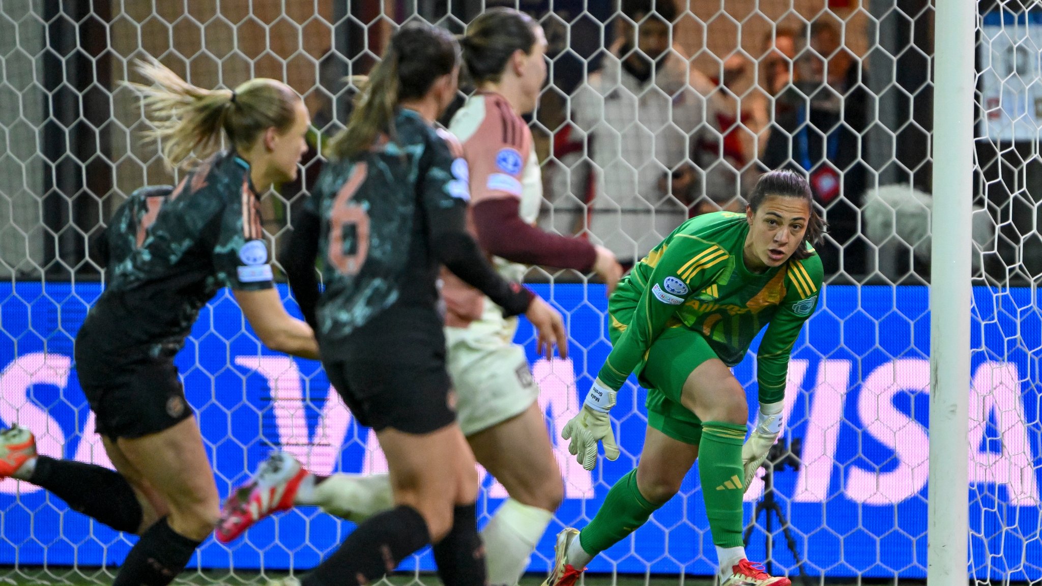 Spielszene FC-Bayern-Frauen - Olympique Lyon