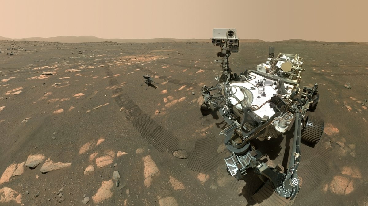 NASA-Rover Perseverance mit Ingenuity auf dem Mars