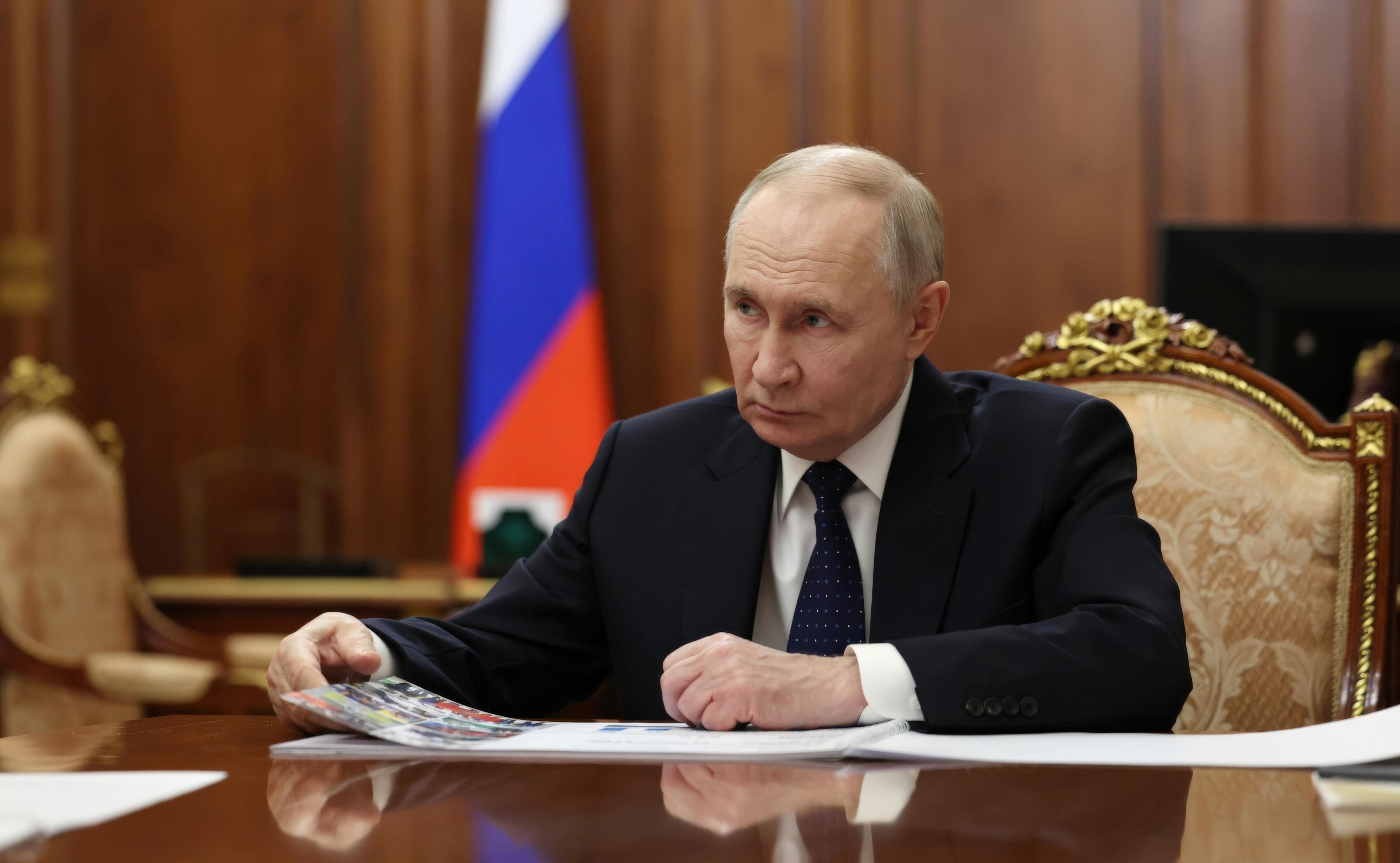 Der russische Präsident bei einer Besprechung am 17. März 2026