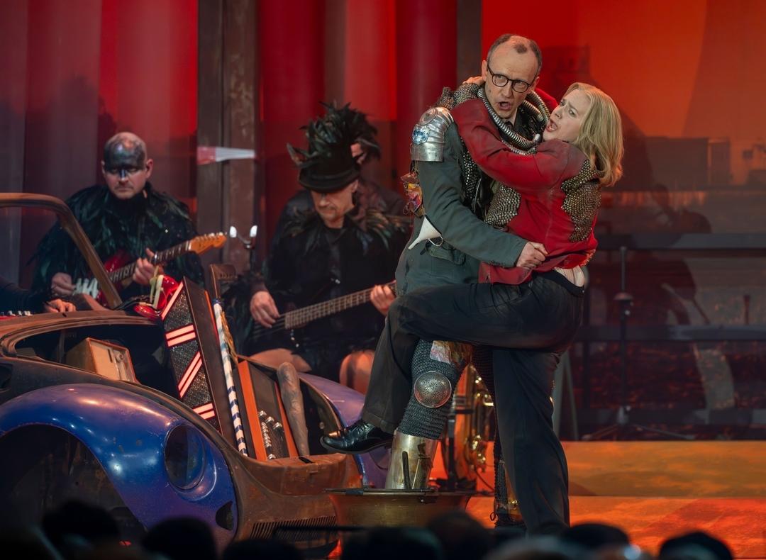 "Diese Bilder krieg ich nicht mehr aus dem Kopf!", sagt Bas über die Tanzeinlage ihres Doubles.