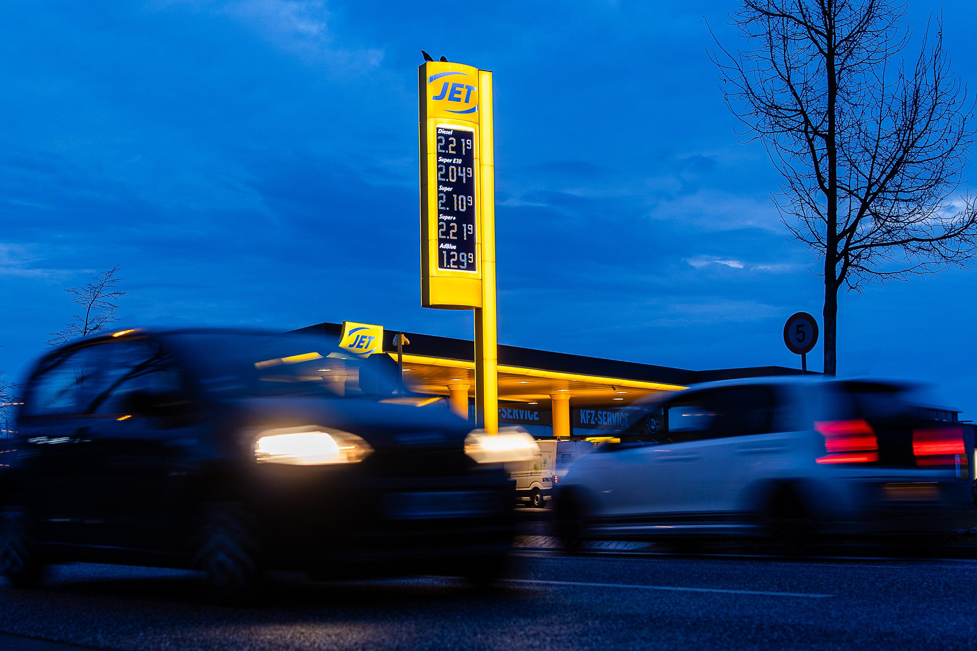 Tankstelle an einer Straße