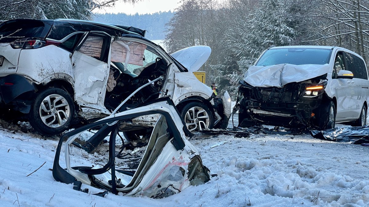 Zwei Tote und ein Schwerverletzter bei Unfall in Niederbayern