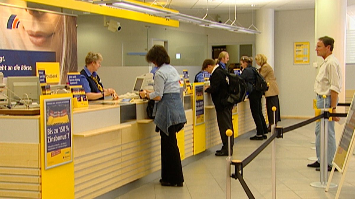 Kahlschlag bei der Postbank: Viele Filialen müssen schließen