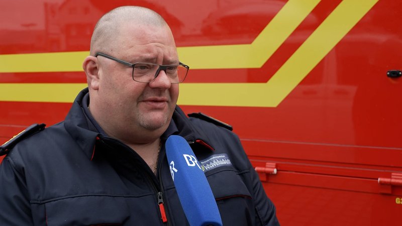Einsatzleiter in Pfaffenhofen | Bild: Bayerischer Rundfunk 2024 Einsatzleiter in Pfaffenhofen