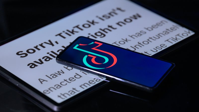 Trump will TikTok Bann per Dekret aufheben | Bild: picture alliance / Sipa USA | Jonathan Raa Trump will TikTok Bann per Dekret aufheben