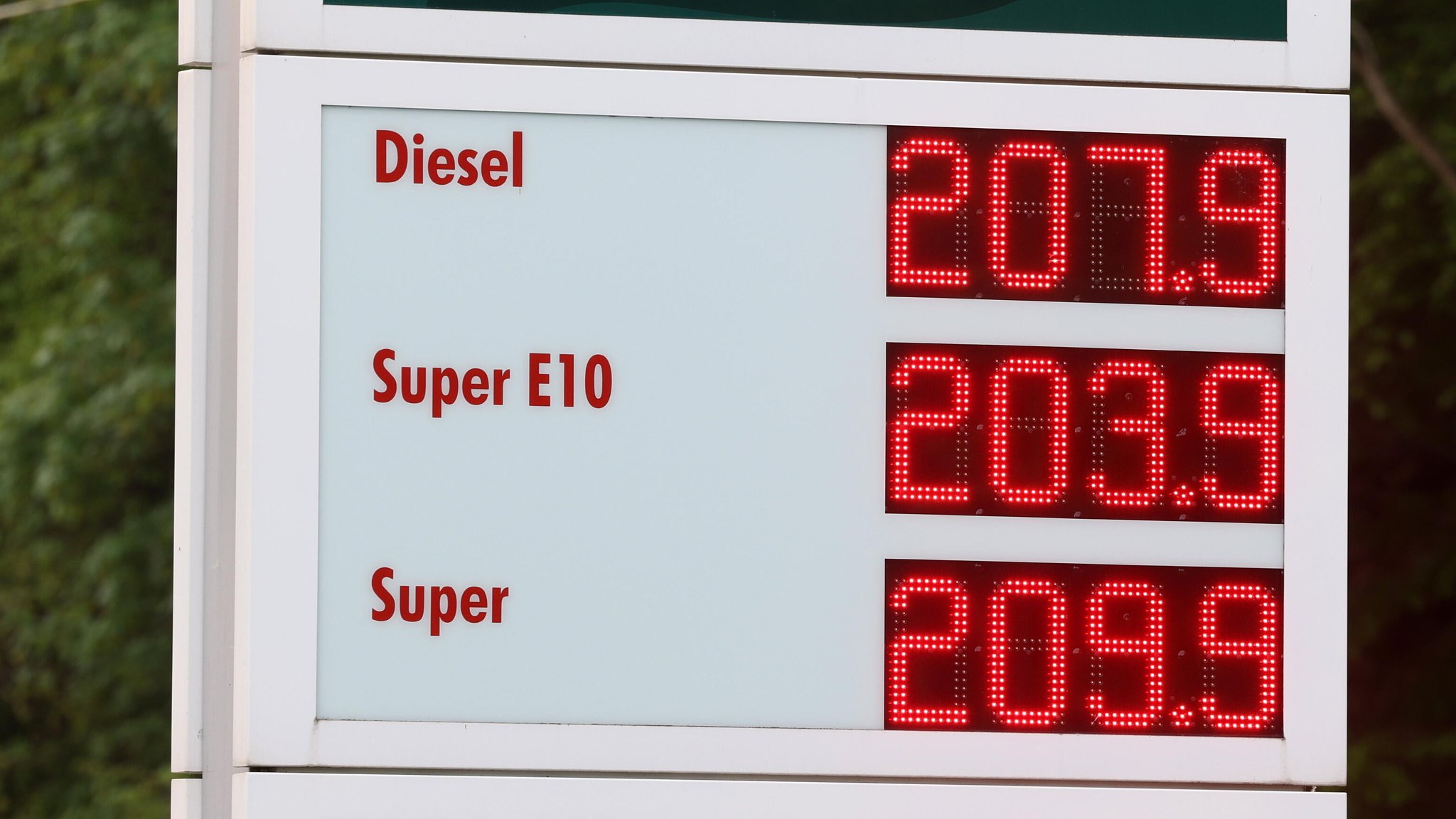 Trotz Tankrabatt Spritpreise über zwei Euro pro Liter