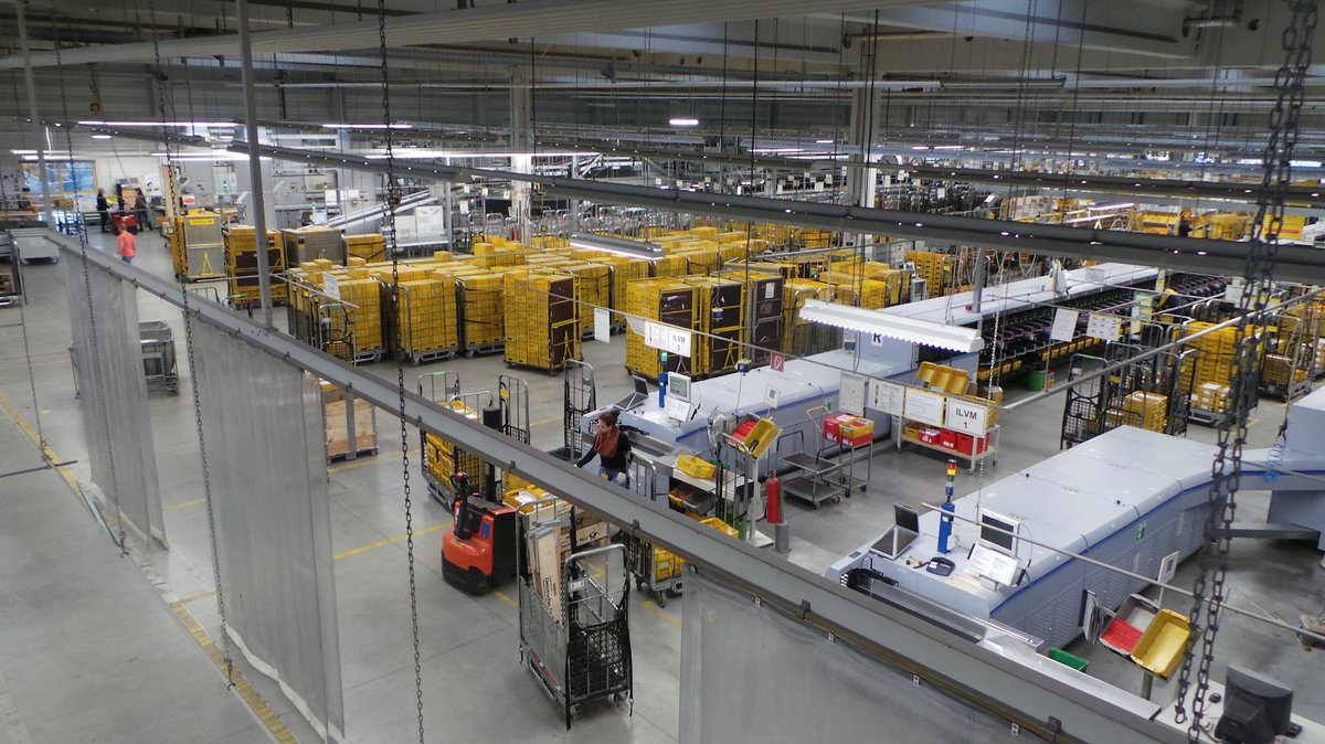 Eröffnung von neuem DHL-Paketzentrum in Aschheim 