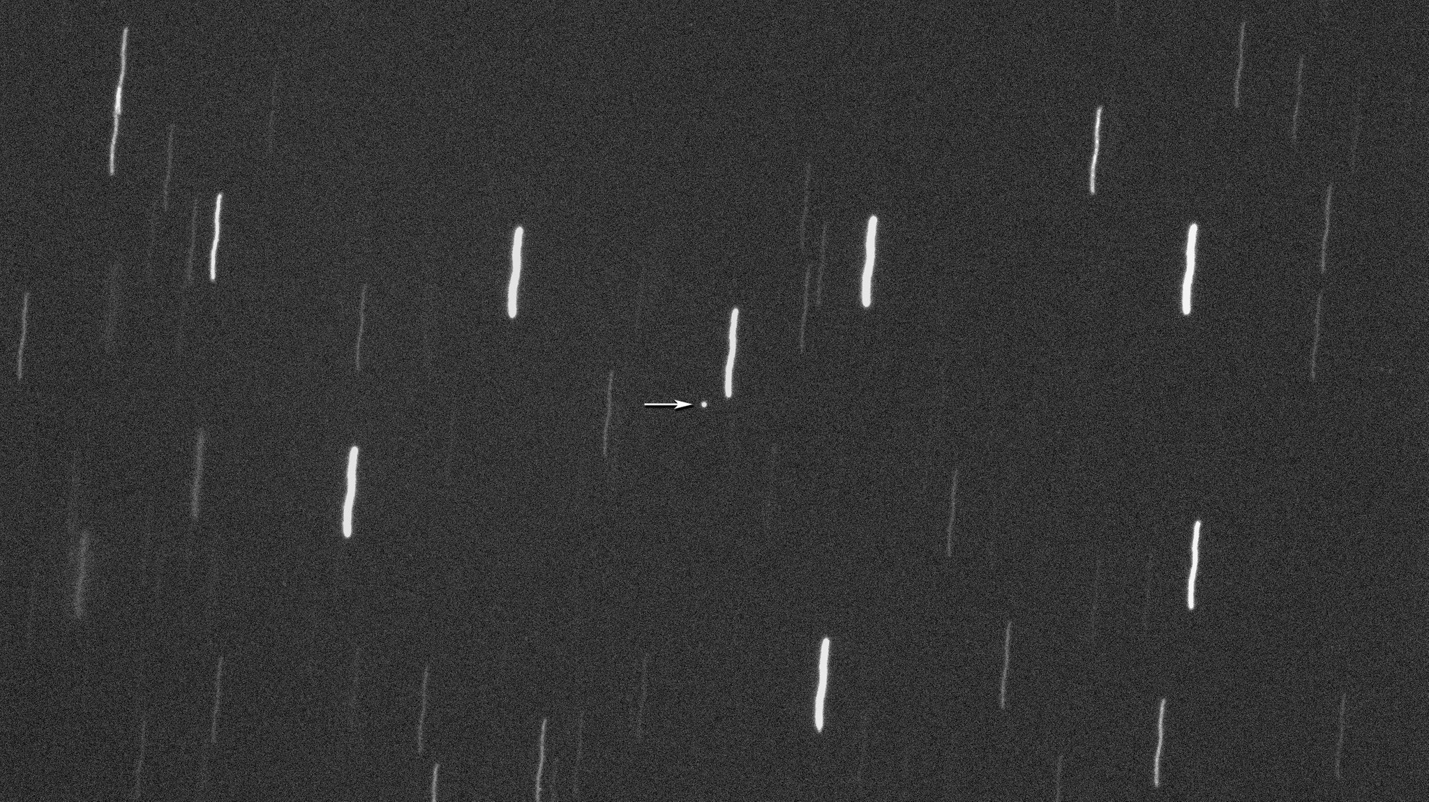 Der Asteroid 2026 JH2 zeigt sich in einer Aufnahme eines Hochleistungs-Teleskops am 17. Mai 2026 als kleiner Punkt.