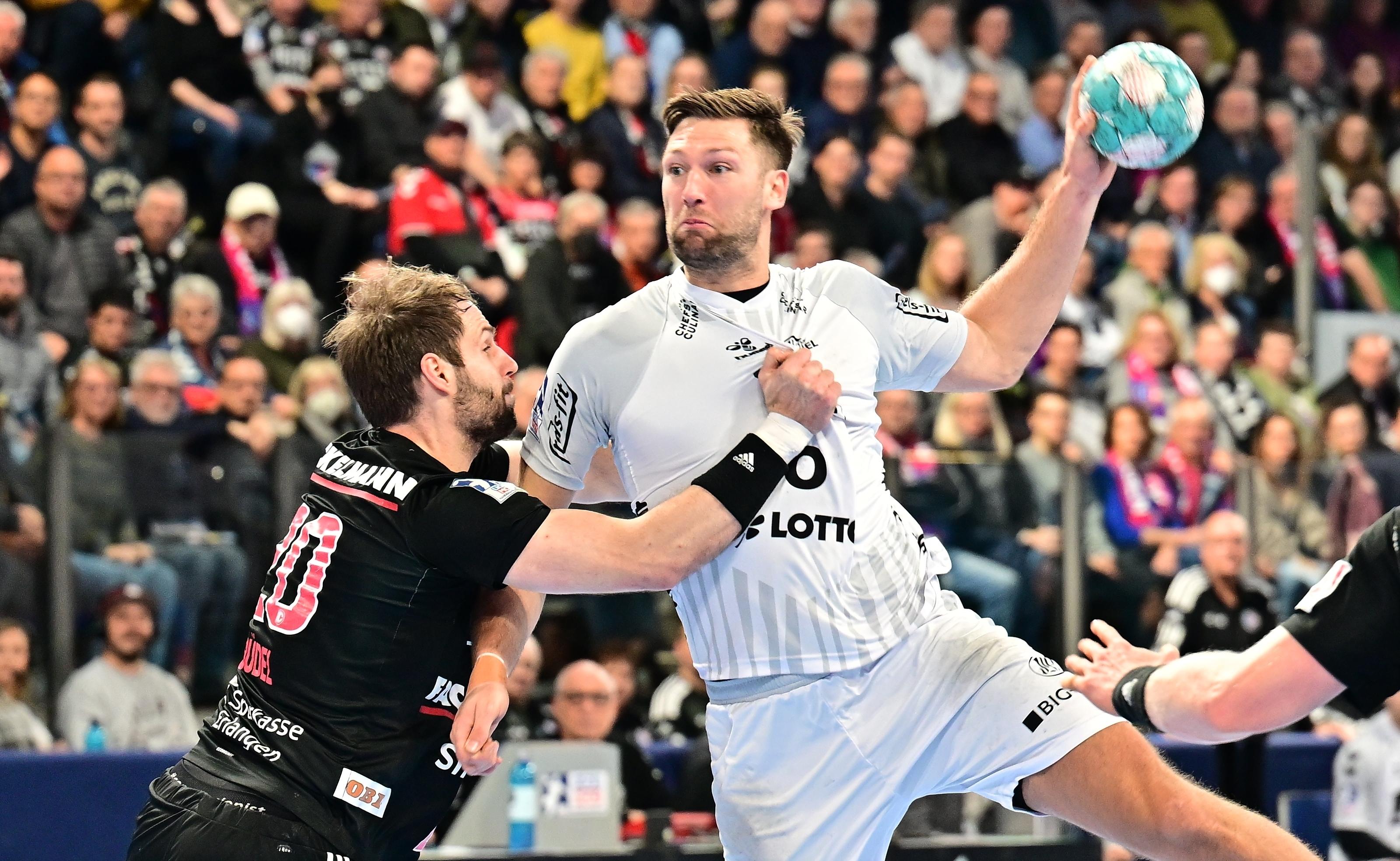 Handball-Bundesliga HC Erlangen kann Kiel nicht stoppen BR24
