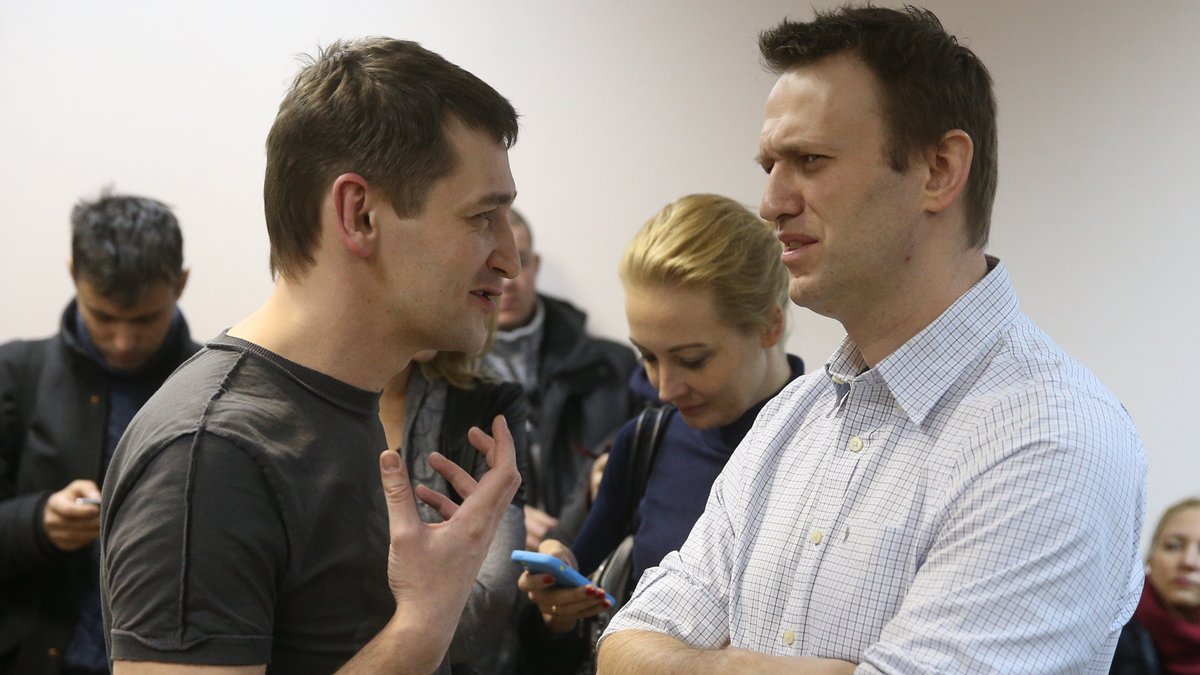 Die Brüder Oleg (l.) und Alexej Nawalny in besseren Tagen (Archivbild von 2014)