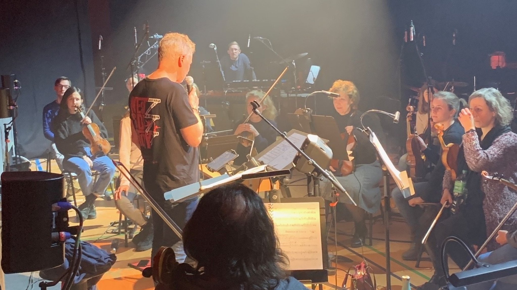 Die Musiker und Musikerinnen bei der Probe.