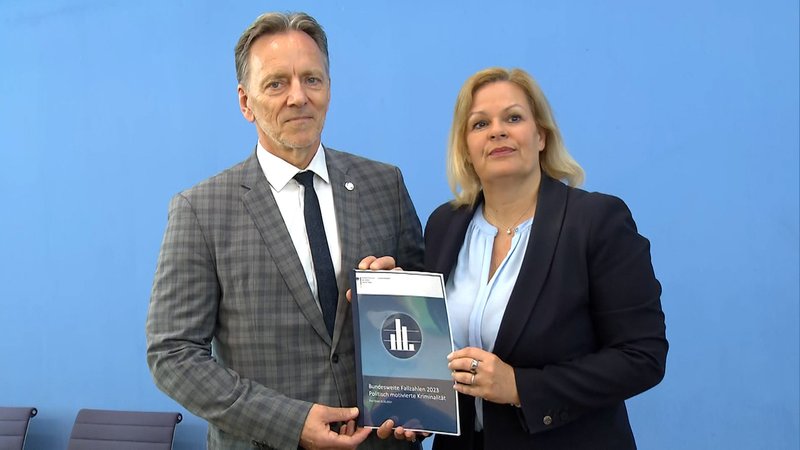 BKA-Präsident Holger Münch und Bundesinnenministerin Nancy Faeser