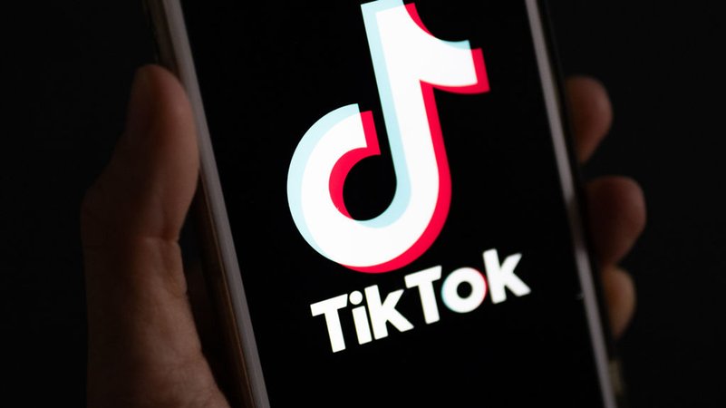 ARCHIV - 22.09.2023, Berlin: Auf einem Smartphone wird das Logo der Plattform Tiktok angezeigt. (zu dpa: «Tiktok-Awards: Junge Fans küren ihre Buch-Stars») Foto: Monika Skolimowska/dpa +++ dpa-Bildfunk +++ | Bild: dpa-Bildfunk/Monika Skolimowska ARCHIV - 22.09.2023, Berlin: Auf einem Smartphone wird das Logo der Plattform Tiktok angezeigt. (zu dpa: «Tiktok-Awards: Junge Fans küren ihre Buch-Stars») Foto: Monika Skolimowska/dpa +++ dpa-Bildfunk +++