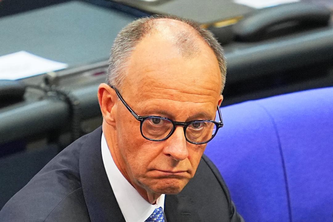 06.05.2025, Berlin: Der designierte Bundeskanzler Friedrich Merz (CDU) reagiert im Bundestag bei der Kanzlerwahl. Merz ist bei der Kanzlerwahl im Bundestag im ersten Wahlgang durchgefallen.