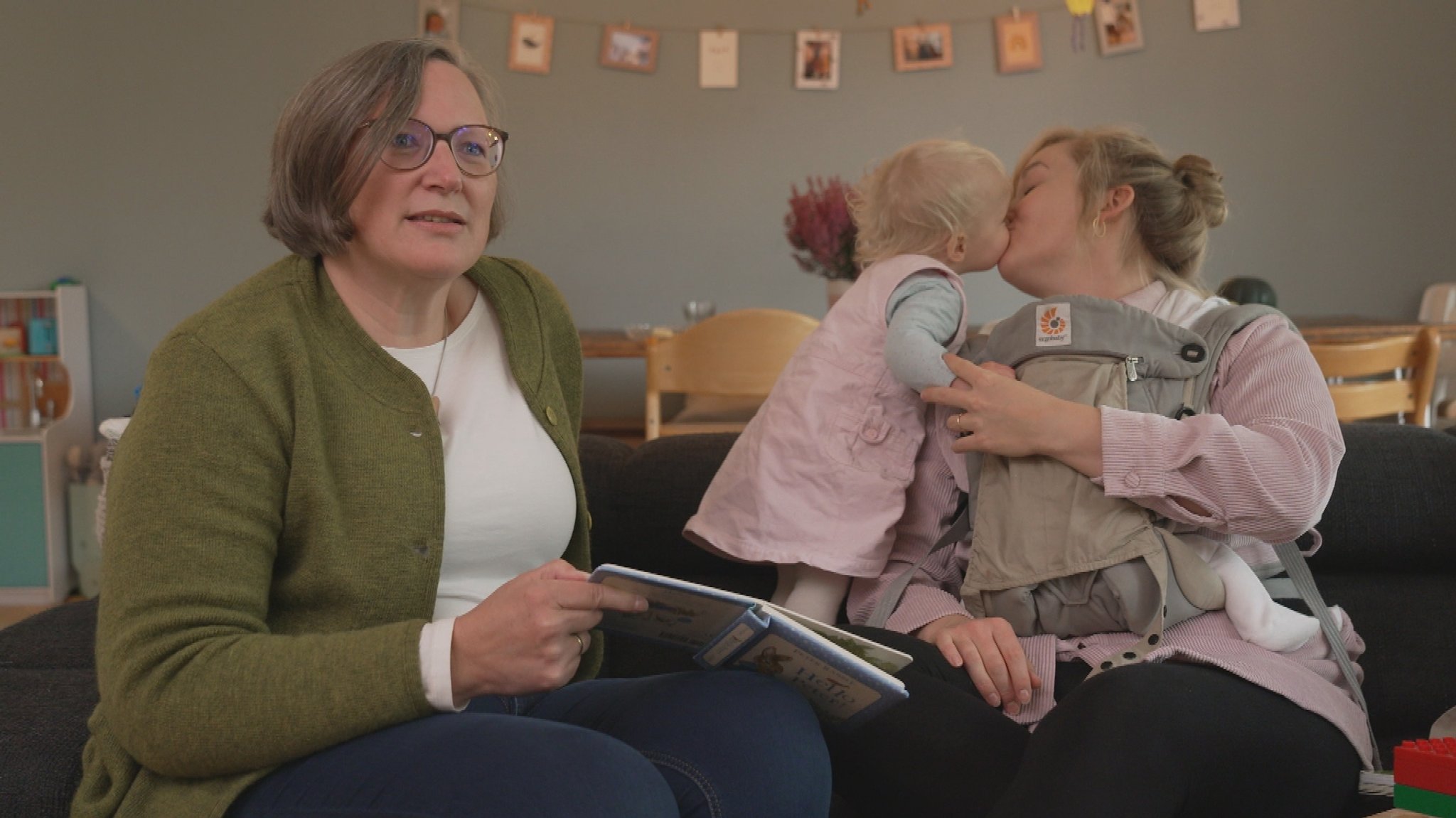 Familienpflegerin Verena Burger hat sich um Kinder und Haushalt gekümmert, als es Mutter Henrike in der Schwangerschaft schlecht ging.