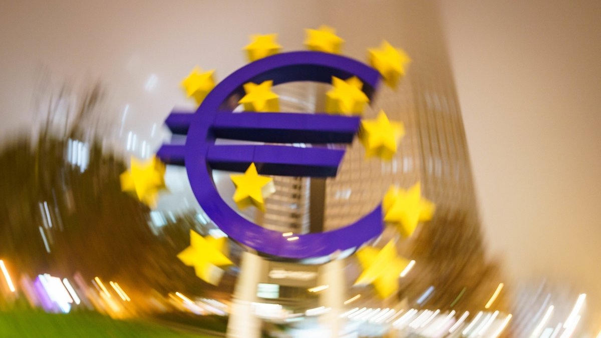 EZB hebt Leitzins an (Symbolbild)