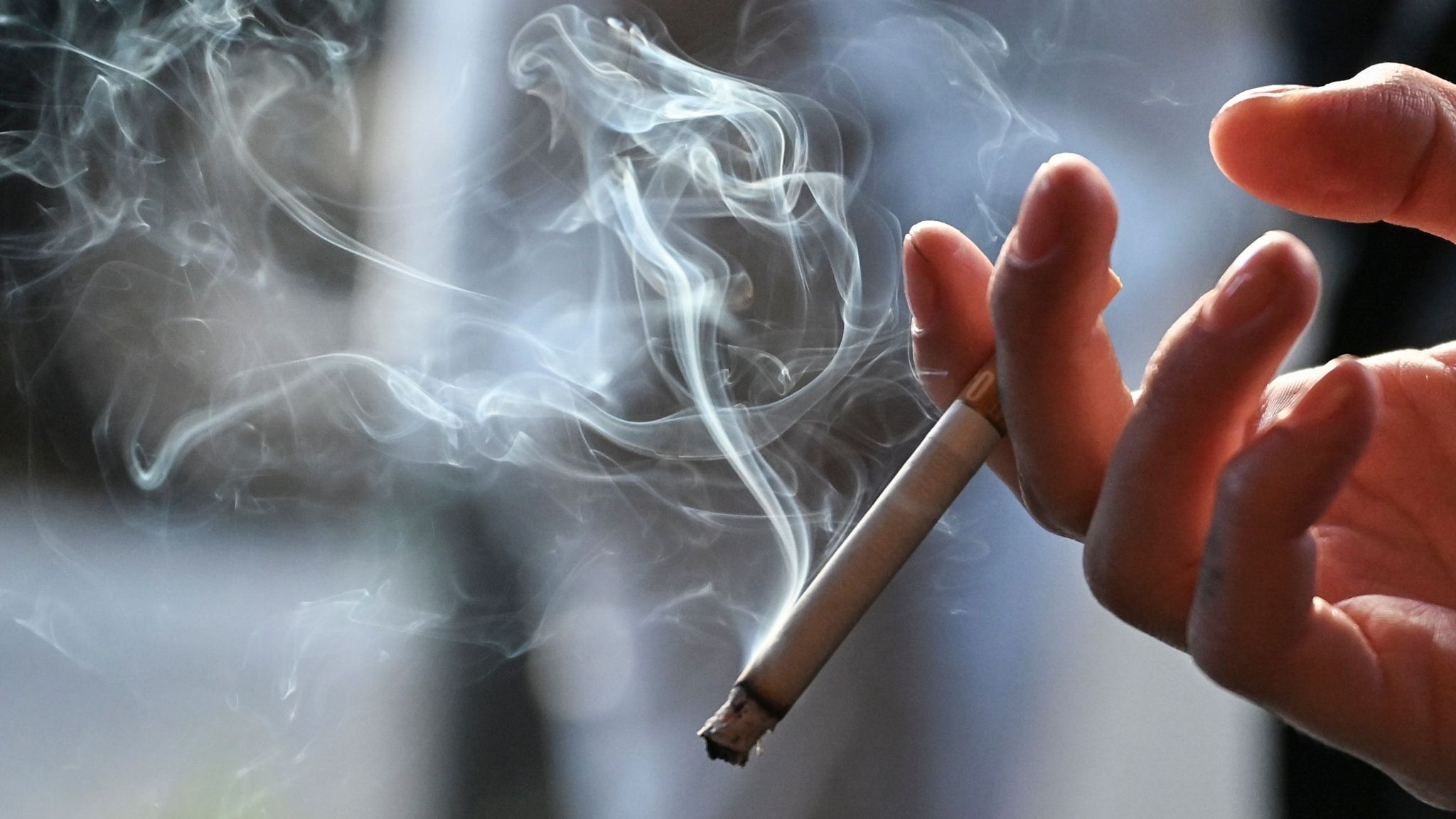 Symbolbild Tabakrauchen | Bild: dpa-Bildfunk Symbolbild Tabakrauchen