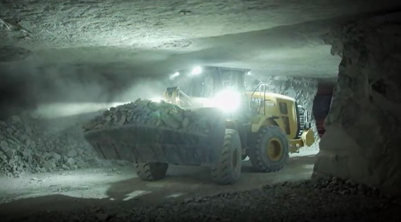 Radlader im Knauf-Bergwerk in Hüttenheim | Bild: br Radlader im Knauf-Bergwerk in Hüttenheim