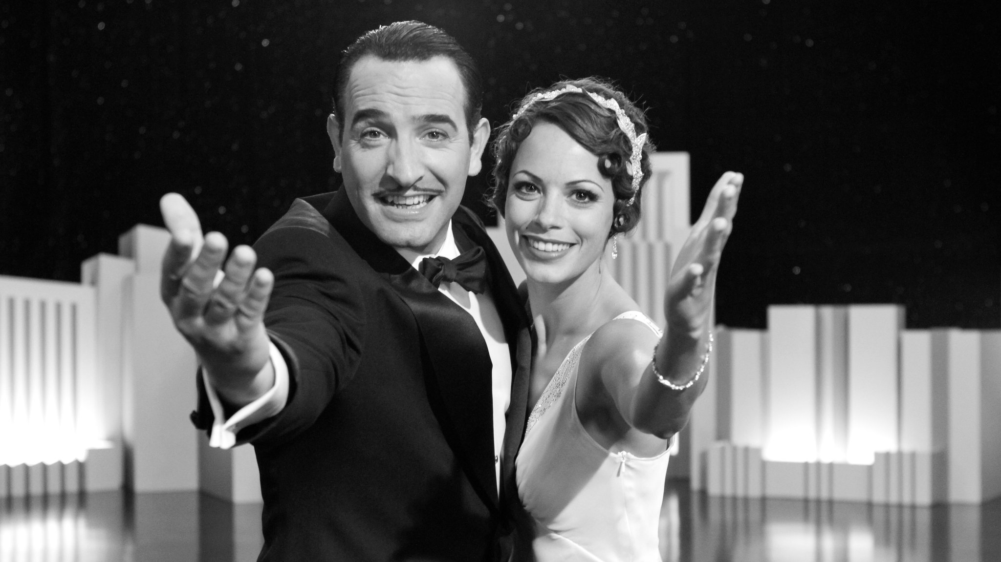 Jean Dujardin als George Valentin und Berenice Bejo als Peppy Miller in einer Szene des Stummfilms «The Artist»