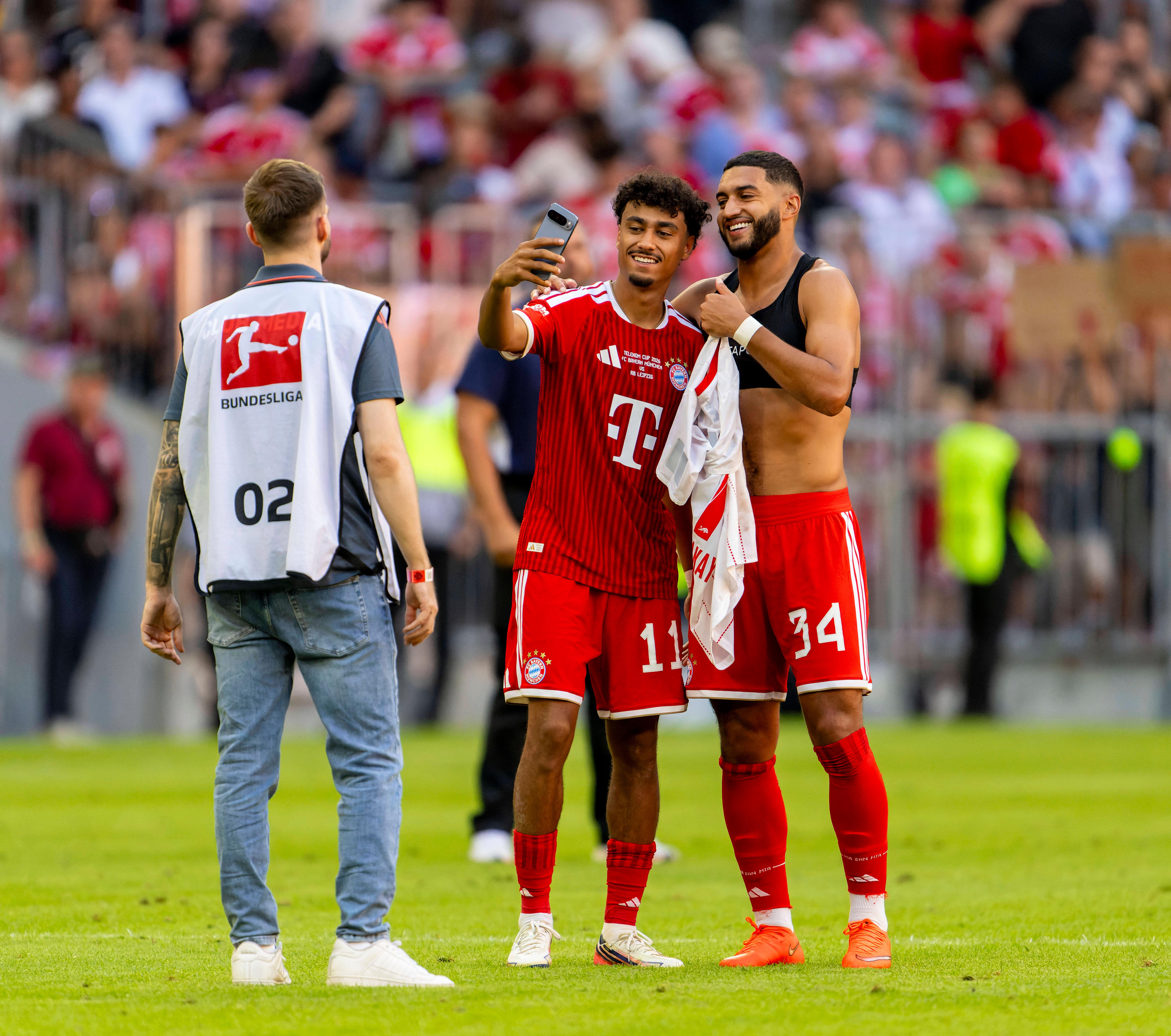 Nathaniel Brown (l.) und Ismael Saibari  | Bild: IMAGO / MIS