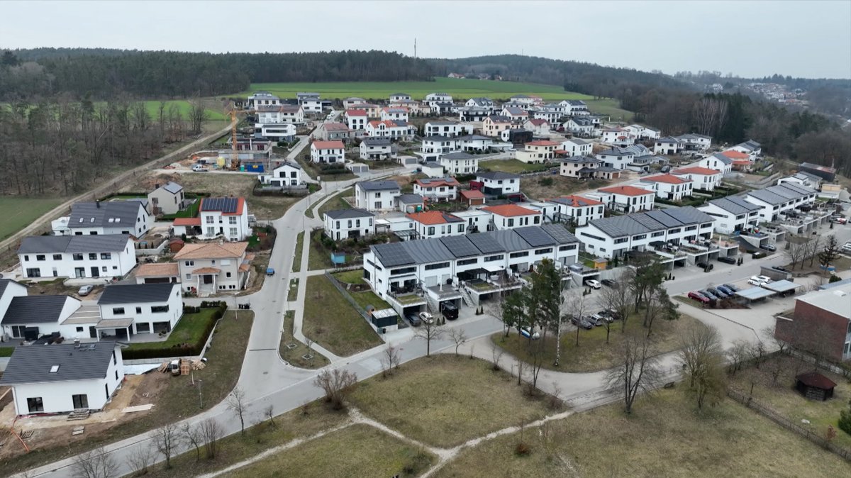 Rund 70 Haushalte in einer Neubausiedlung in Wenzenbach sind derzeit ohne Fernwärme. 