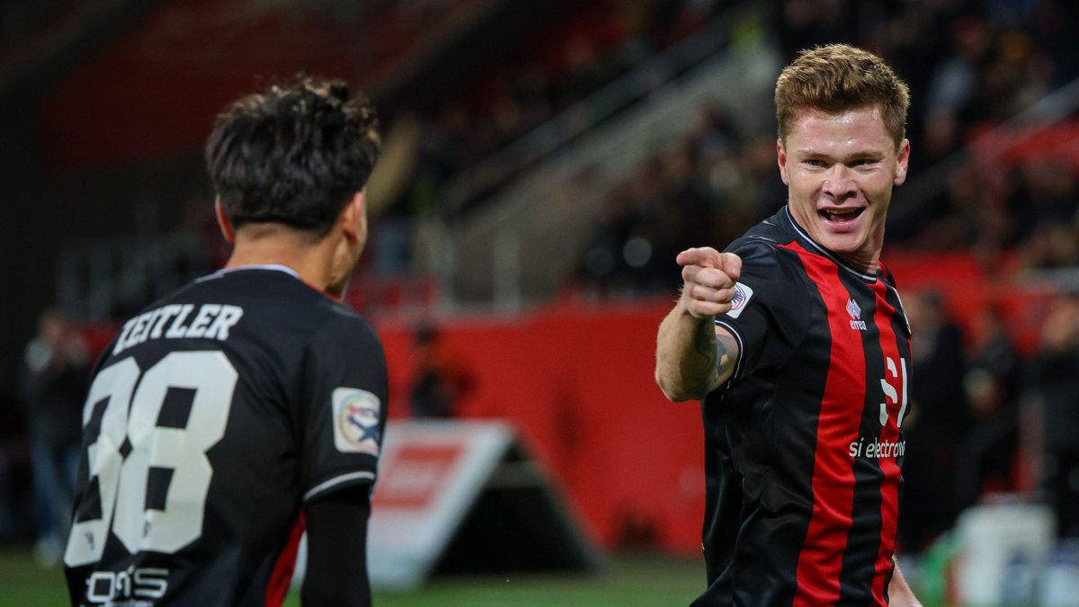 Ingolstadt klopft oben an - dank Hattrick von Sebastian Grönning