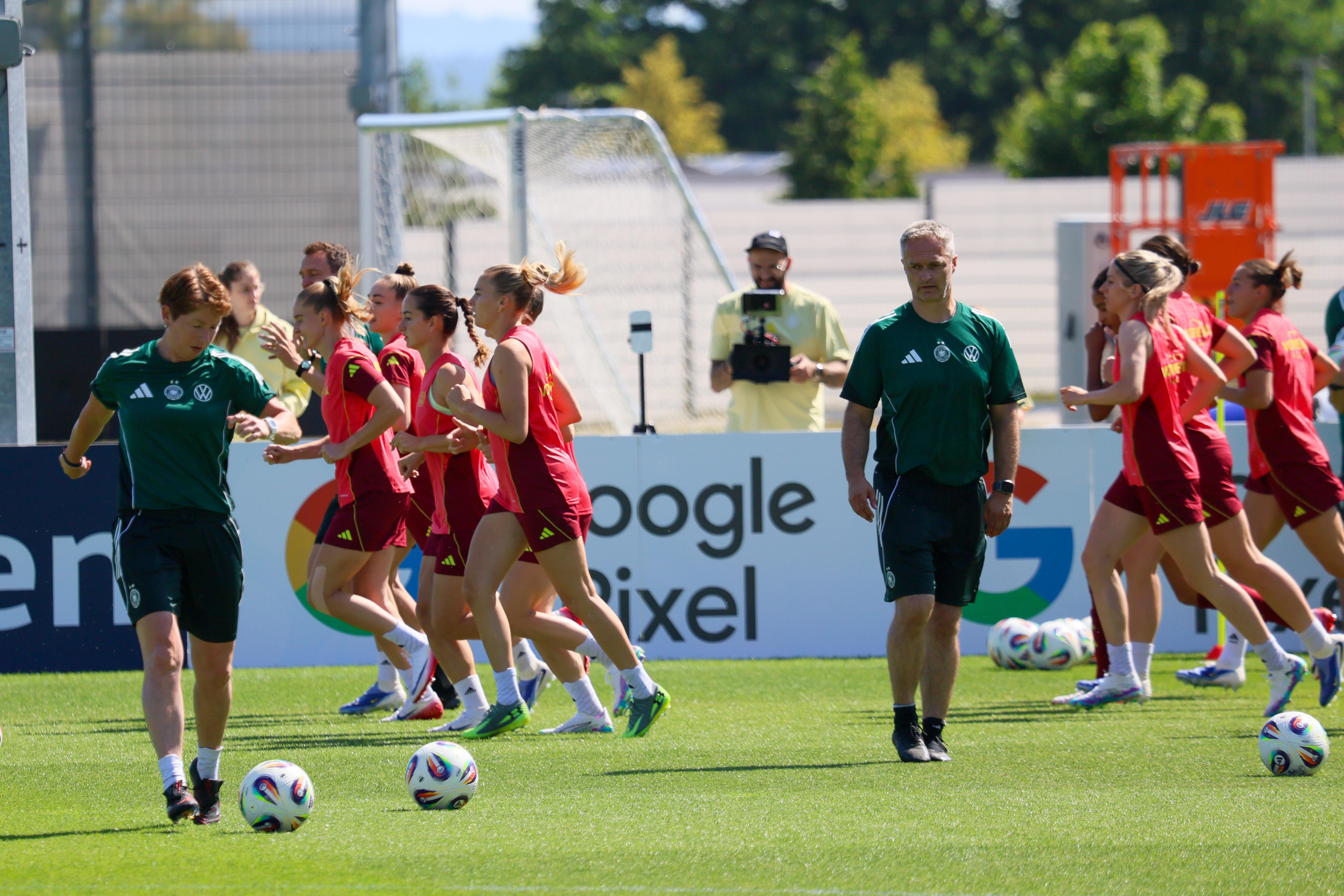 DFB-Frauen im Trainingslager