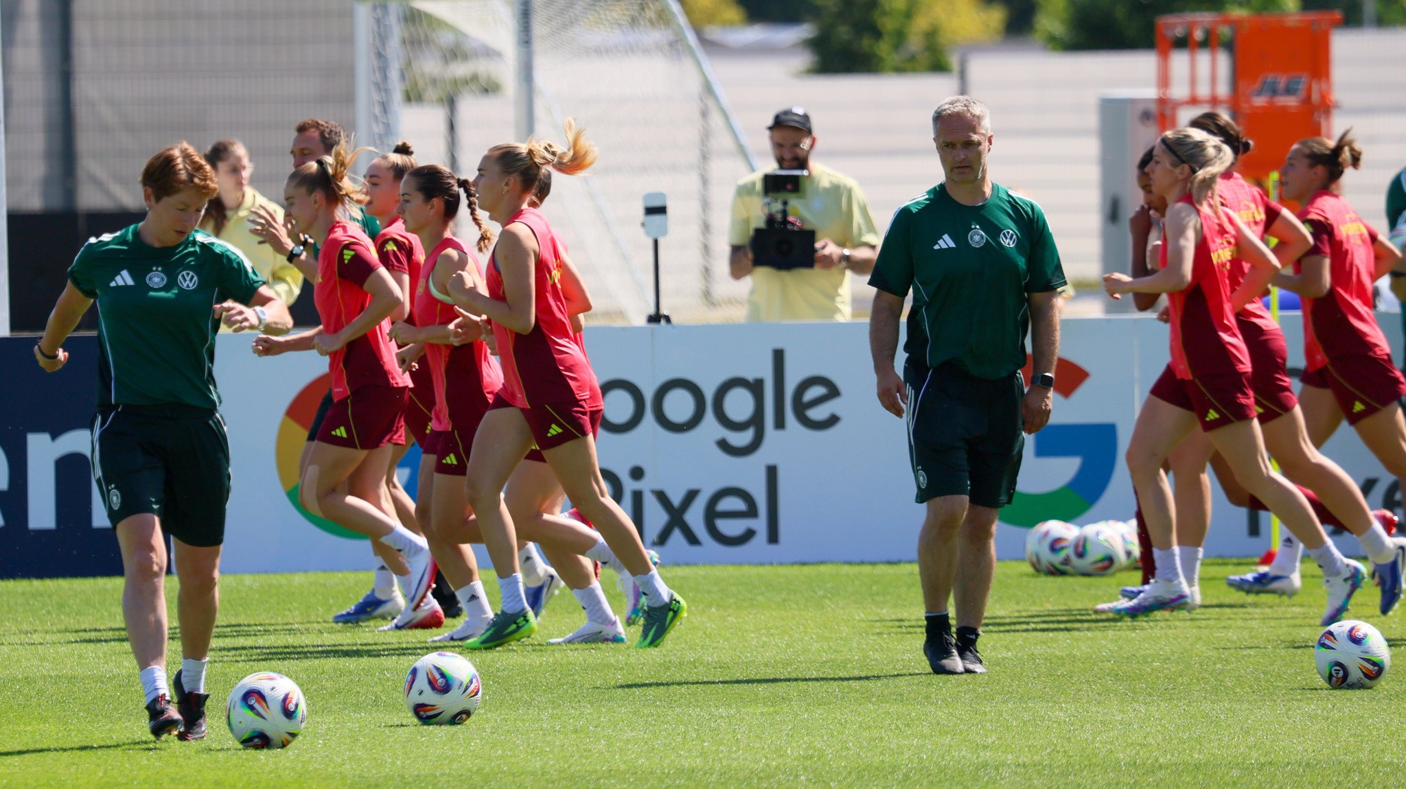 DFB-Frauen im Trainingslager