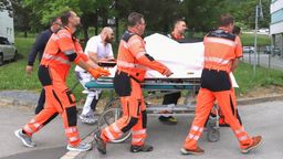 Robert Fico wird nach Attentat ins Krankenhaus gebracht | Bild:REUTERS/Stringer