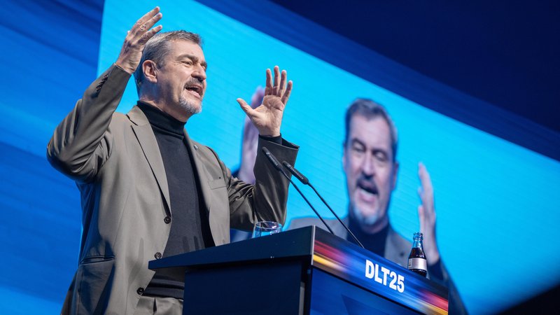 Bayerns Ministerpräsident und CSU-Parteivorsitzender Markus Söder auf dem Deutschlandtag der Jungen Union in Rust. | Bild: picture alliance / Chris Emil Janßen | Chris Emil Janssen Bayerns Ministerpräsident und CSU-Parteivorsitzender Markus Söder auf dem Deutschlandtag der Jungen Union in Rust.
